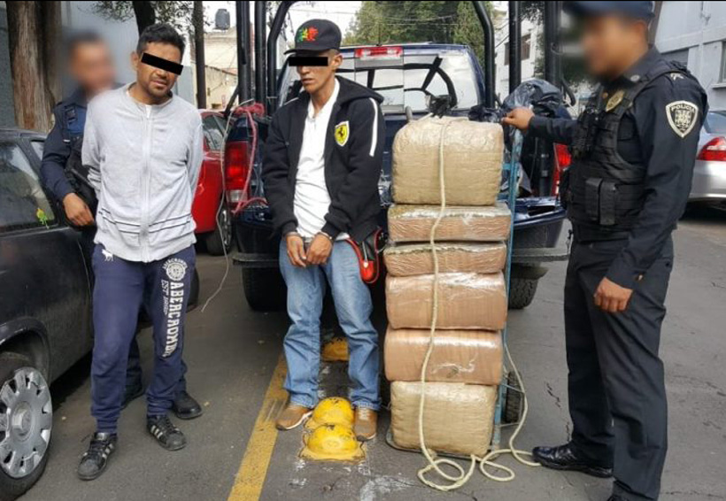 Paseaban tranquilamente en la calle con 60 kilos de marihuana en un “diablito” | El Imparcial de Oaxaca