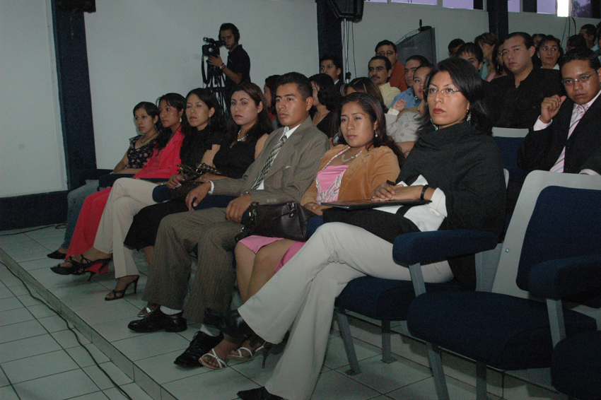 En incertidumbre y sin documentación alumnos del IESO | El Imparcial de Oaxaca