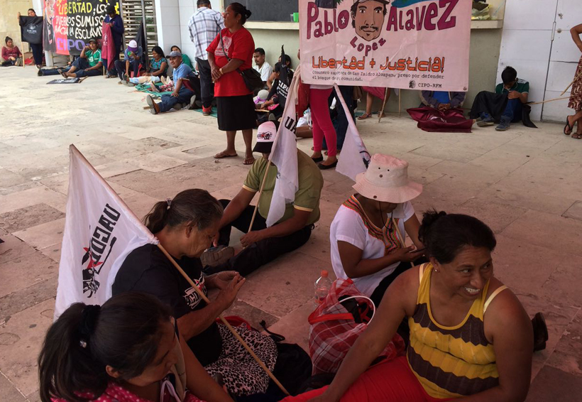 Se moviliza CIPO en  Ciudad Administrativa | El Imparcial de Oaxaca