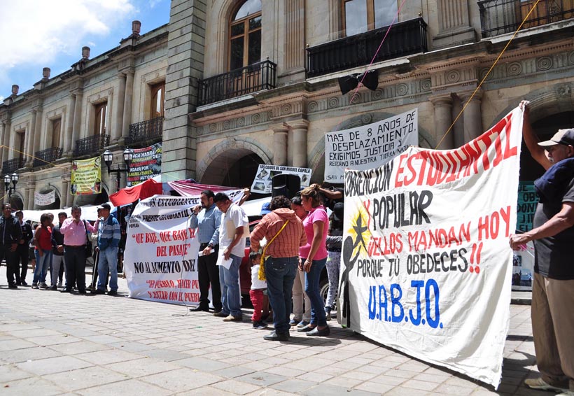 Demandan espacios para  rechazados de la UABJO | El Imparcial de Oaxaca