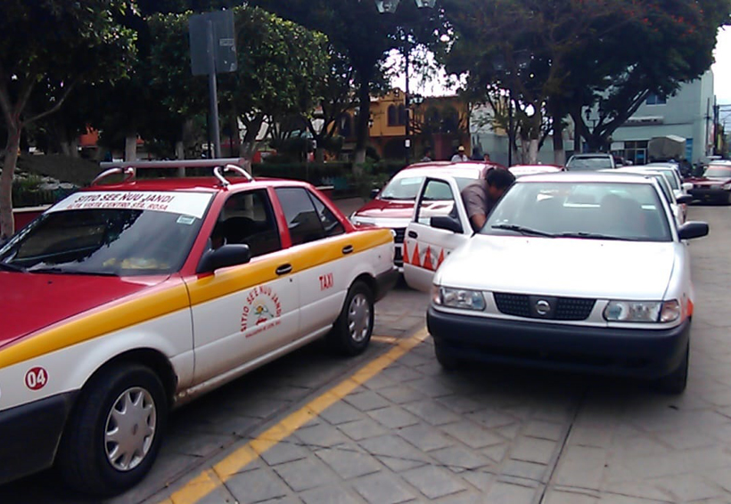 Se plantan taxistas en Huajuapan de León, Oaxaca | El Imparcial de Oaxaca