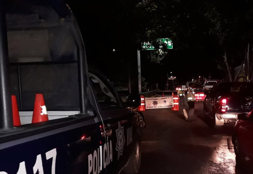 En puesto de control, dos policías fueron atropellados sobre la carretera federal 190 | El Imparcial de Oaxaca