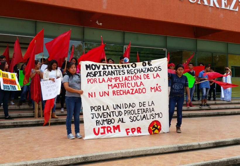 Siguen protestas en  CU con la bandera  de rechazados | El Imparcial de Oaxaca