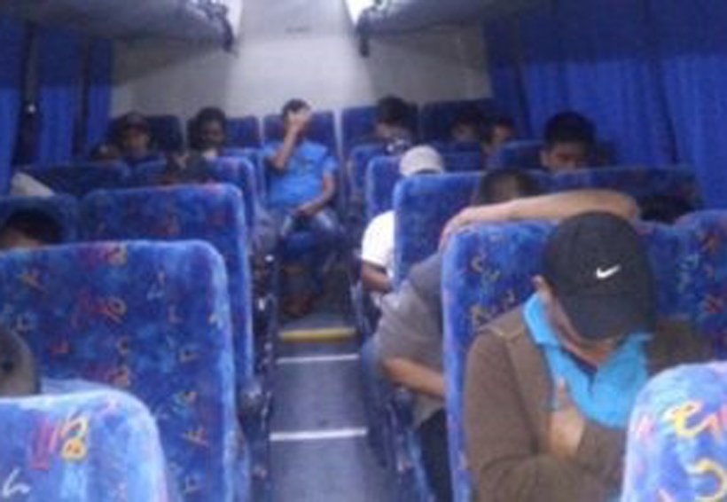 En Oaxaca, intercepta SSPO a  10 indocumentados  a bordo de autobús | El Imparcial de Oaxaca