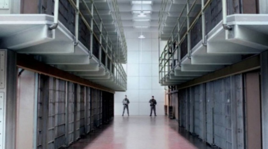 Francia busca aliviar cárceles saturadas con otro tipo de penas | El Imparcial de Oaxaca