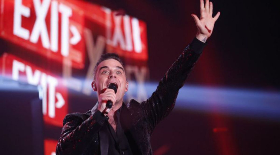 Robbie Williams es criticado por preguntarle su nombre de nacimiento a cantante transgénero | El Imparcial de Oaxaca
