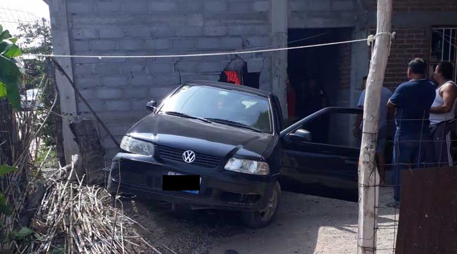 Se impacta vehículo contra domicilio en Juchitán | El Imparcial de Oaxaca
