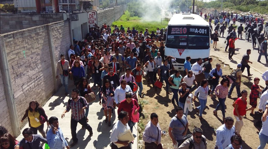 Repliegan a manifestantes en Ciudad Administrativa | El Imparcial de Oaxaca