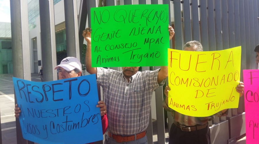 Habitantes de Ánimas  Trujano protestan  en el Congreso Local de Oaxaca | El Imparcial de Oaxaca