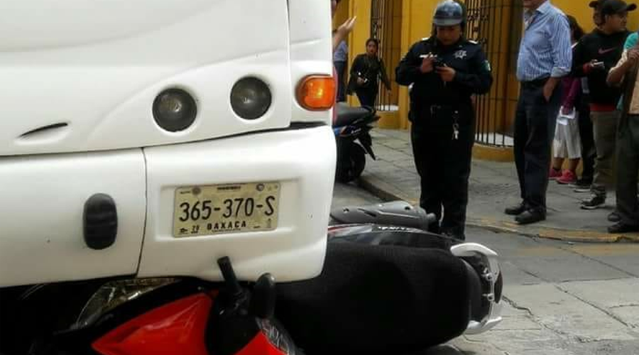 Lo embiste un camión urbano en el centro de Oaxaca | El Imparcial de Oaxaca