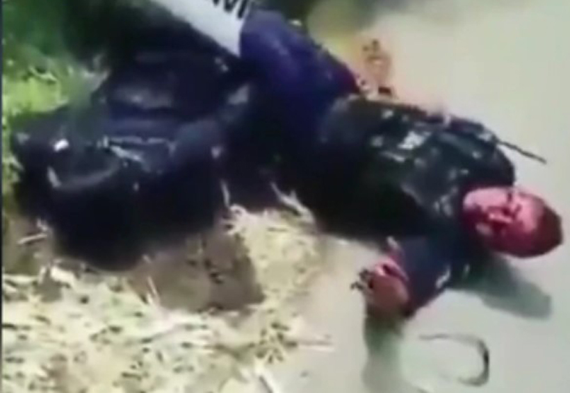 Video: Policías chocaron y los testigos del accidente se burlaron y no los ayudaron | El Imparcial de Oaxaca