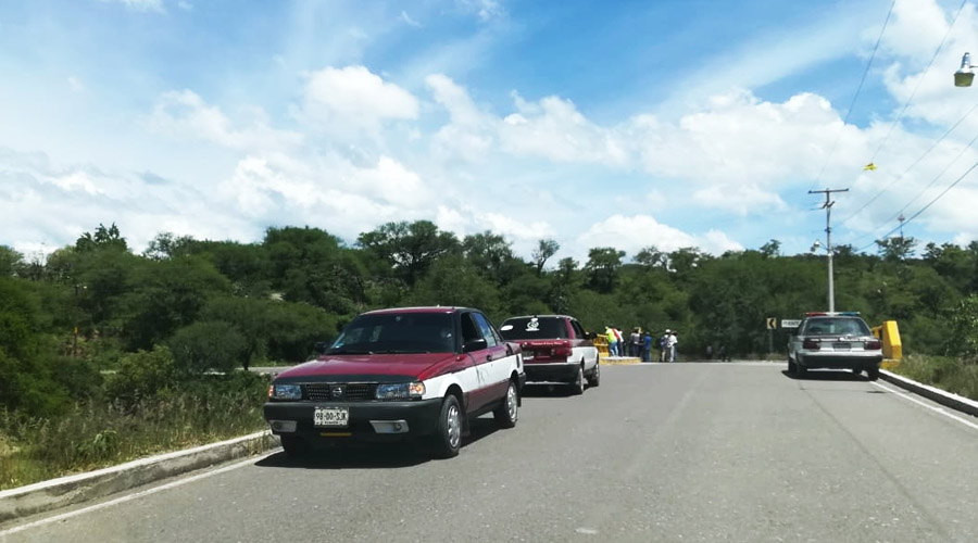 Denuncian en la Mixteca a taxis por alza de tarifas sin autorización | El Imparcial de Oaxaca