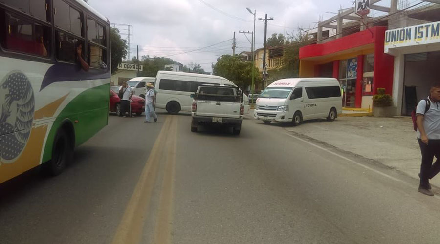 Transportistas del Istmo protestan contra cobro de impuesto | El Imparcial de Oaxaca
