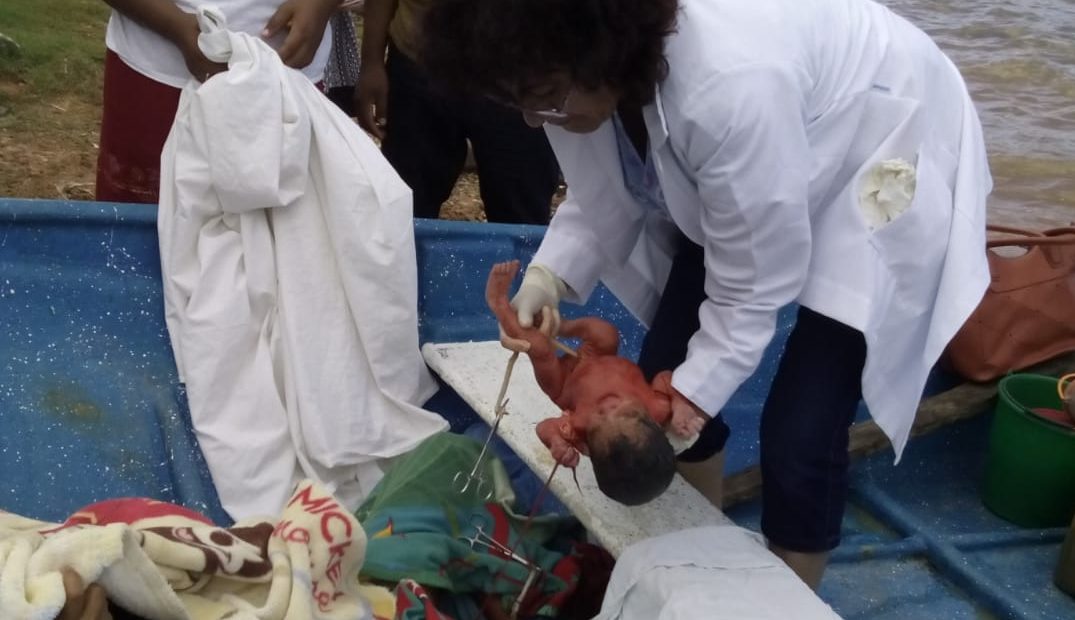 Nace bebé a bordo de lancha en Soyaltepec, Oaxaca | El Imparcial de Oaxaca