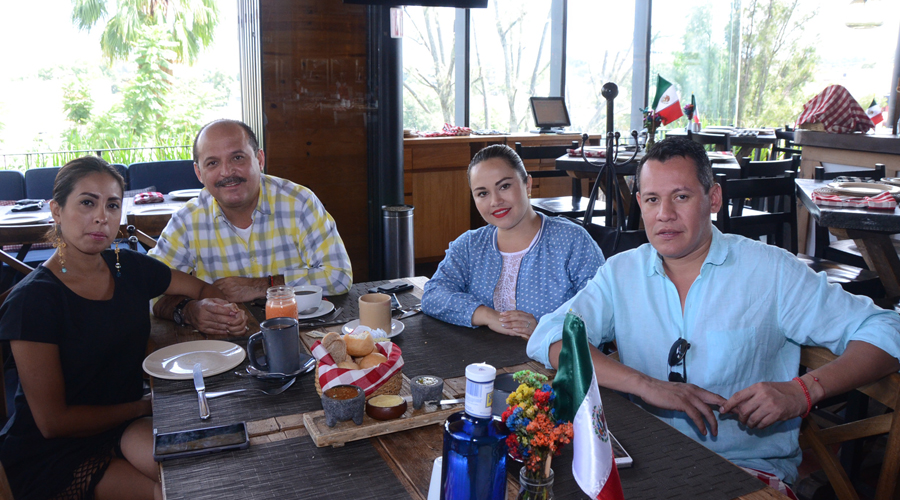 Entre amigos | El Imparcial de Oaxaca