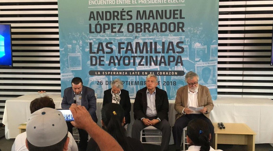 AMLO se reúne con padres de los 43 normalistas, a cuatro años de la desaparición | El Imparcial de Oaxaca