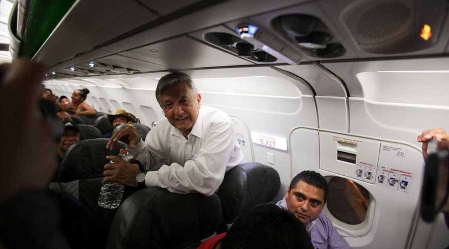 AMLO queda varado por más de cuatro horas en aeropuerto de Huatulco | El Imparcial de Oaxaca