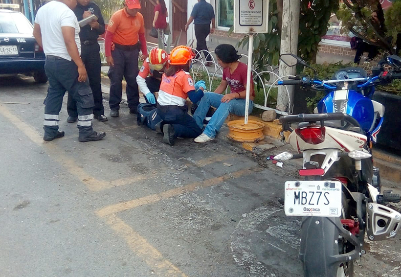 Chocan auto y motocicleta en la colonia Reforma, Oaxaca | El Imparcial de Oaxaca