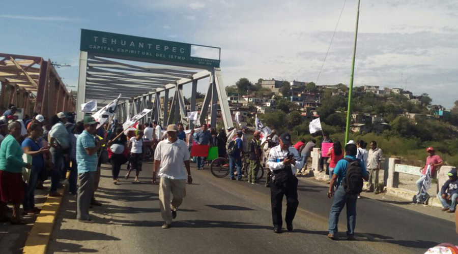 Bloqueos en el Istmo afectan a la iniciativa privada | El Imparcial de Oaxaca