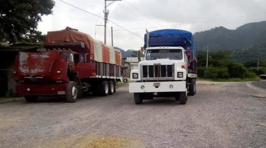 Roban camión con  una carga de harina en la Mixteca | El Imparcial de Oaxaca