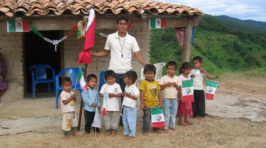 Niños de Santiago Ixtayutla  recibe ayuda por una foto subida a internet | El Imparcial de Oaxaca
