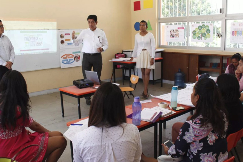 Participan docentes de S-59 en programa de formación integral | El Imparcial de Oaxaca
