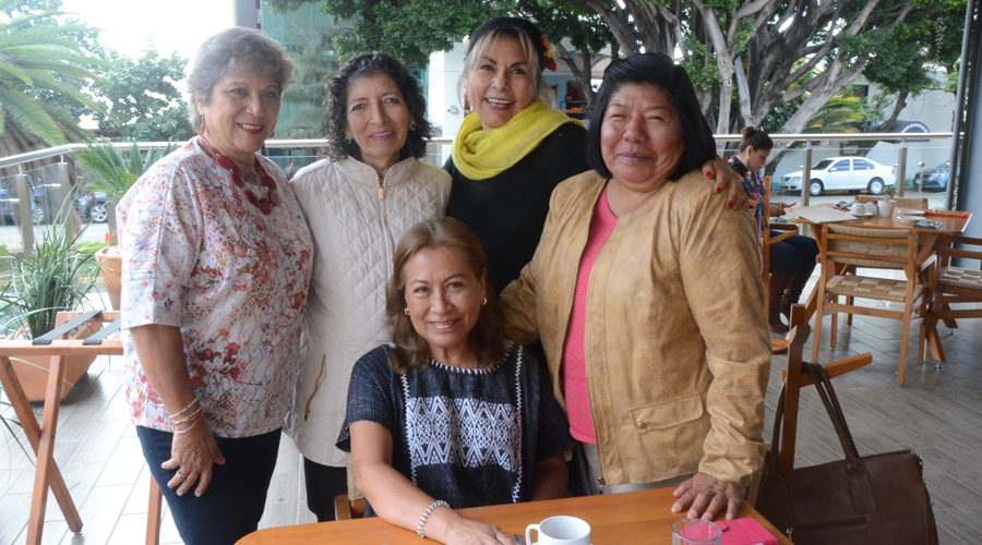 Entre amigas | El Imparcial de Oaxaca