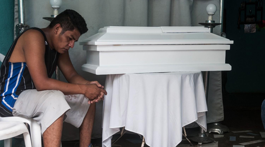 Niño muere de ocho años; sus padres le hicieron comer su propio excremento | El Imparcial de Oaxaca
