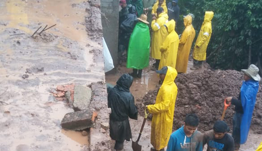 Derrumbe sepulta viviendas en los Mixes, reportan seis víctimas | El Imparcial de Oaxaca