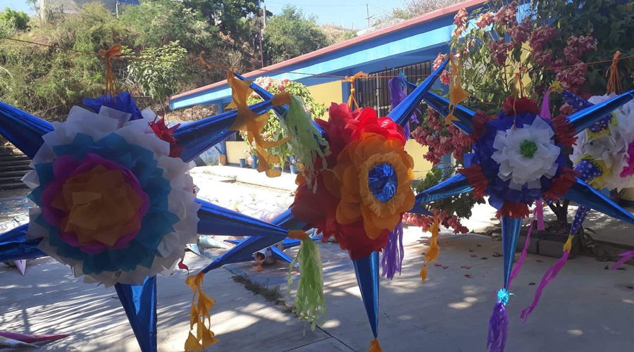 CAM recauda recursos con venta de piñatas | El Imparcial de Oaxaca