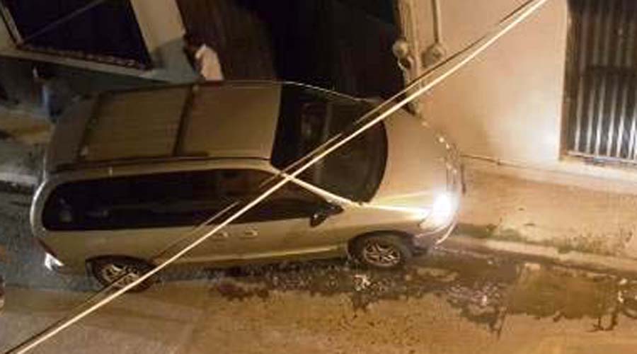 Choca con su vehículo en un domicilio particular en Huajuapan | El Imparcial de Oaxaca