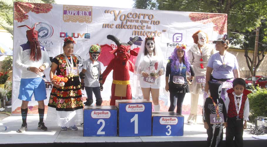 Efectúan carrera atlética alusiva a las festividades de Días de Muertos
