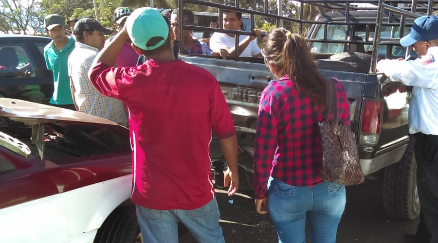 Se registra aparatoso percance automovilístico en Pueblo Nuevo | El Imparcial de Oaxaca