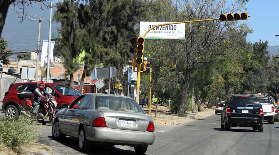 Reparan semáforo ante desatención de autoridades municipales de Oaxaca | El Imparcial de Oaxaca