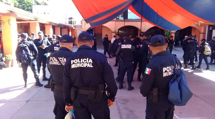 Se manifiestan Policías  Municipales en Huajuapan de León, Oaxaca | El Imparcial de Oaxaca