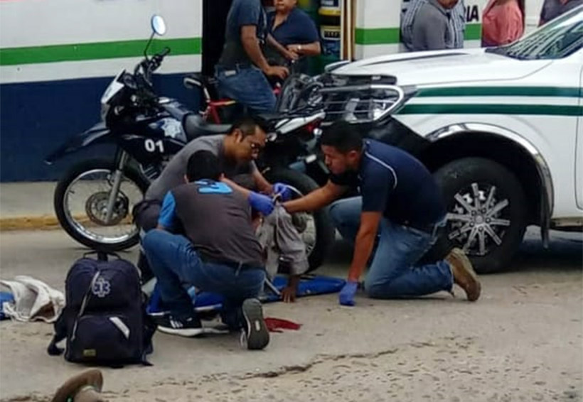 Camioneta de pasajeros atropella a campesino en Ejutla, Oaxaca | El Imparcial de Oaxaca