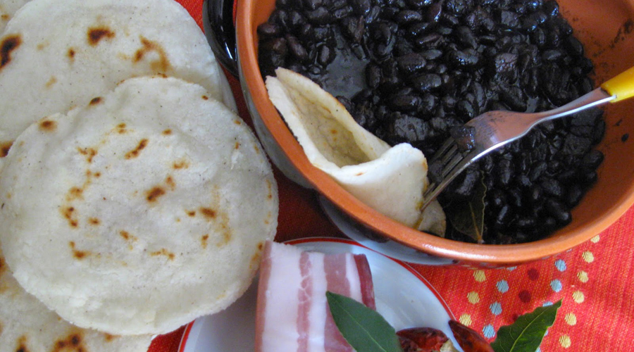 Video: Migrante dice que los frijoles y las tortillas son comida para puerco | El Imparcial de Oaxaca
