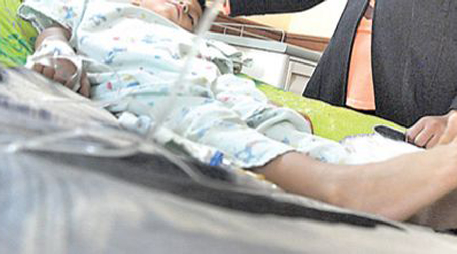 Niño pierde un testículo tras operación