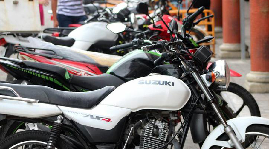 Roban motocicleta a joven estudiante en Huajuapan