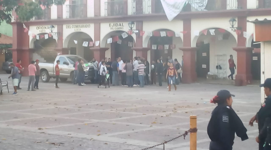 Empleados del ayuntamiento de Santa Lucía del Camino protestan por falta de pagos | El Imparcial de Oaxaca