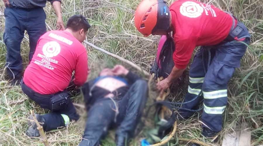 Rescatan a hombre que cayó dentro de un pozo en Xoxo | El Imparcial de Oaxaca