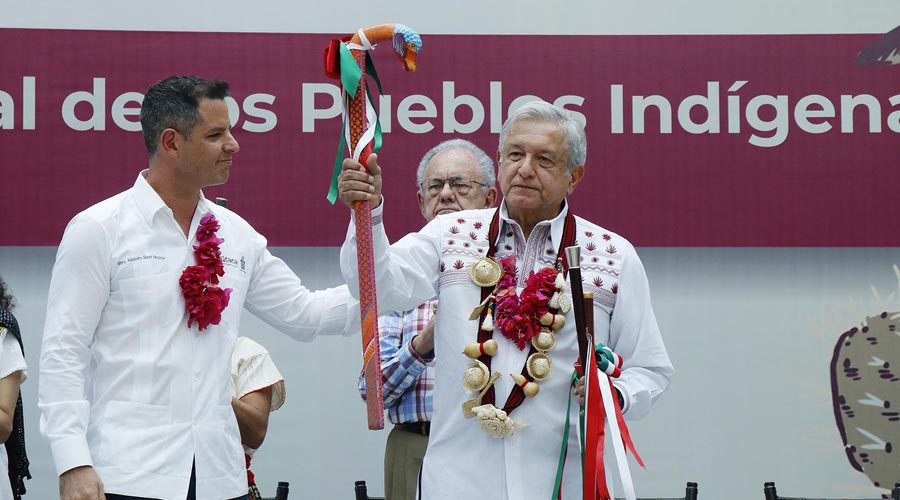 Abuchean a Alejandro Murat durante la visita de AMLO a Oaxaca