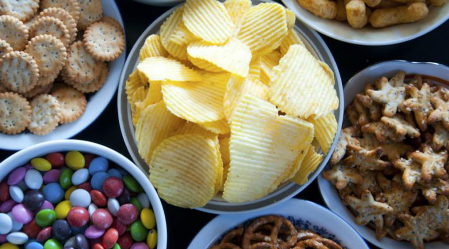 Niños comen más alimentos procesados que los adultos