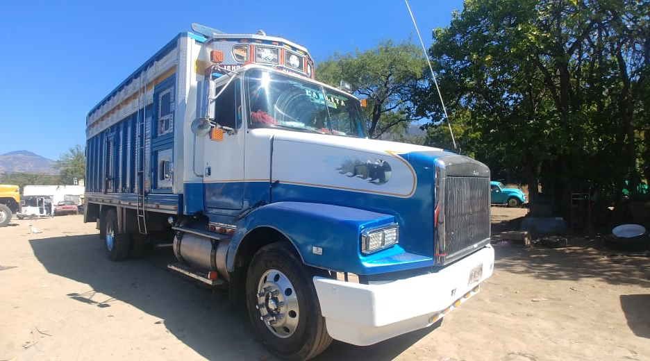 Aseguran presunto camión robado en San Antonio Nanahuatipam | El Imparcial de Oaxaca