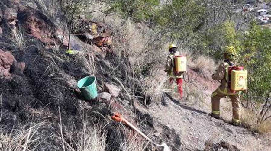 Logran bomberos huajuapeños controlar fuego en cerro Yucunitza