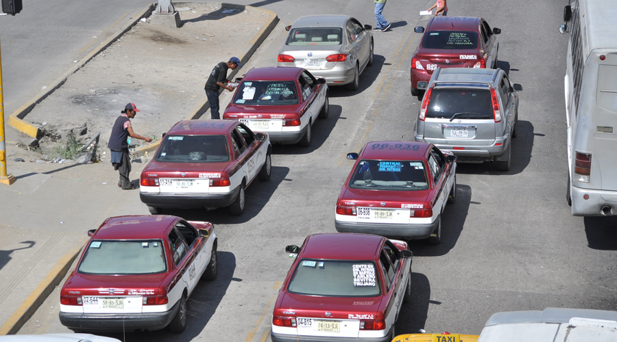 Taxistas oaxaqueños enfrentan obstáculos en la ciudad | El Imparcial de Oaxaca