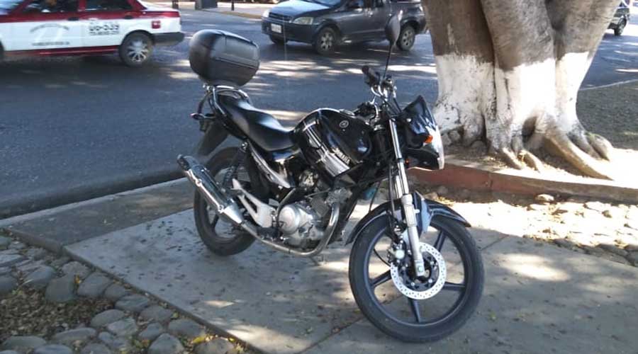 Roban 85 mil pesos a bordo de una motocicleta