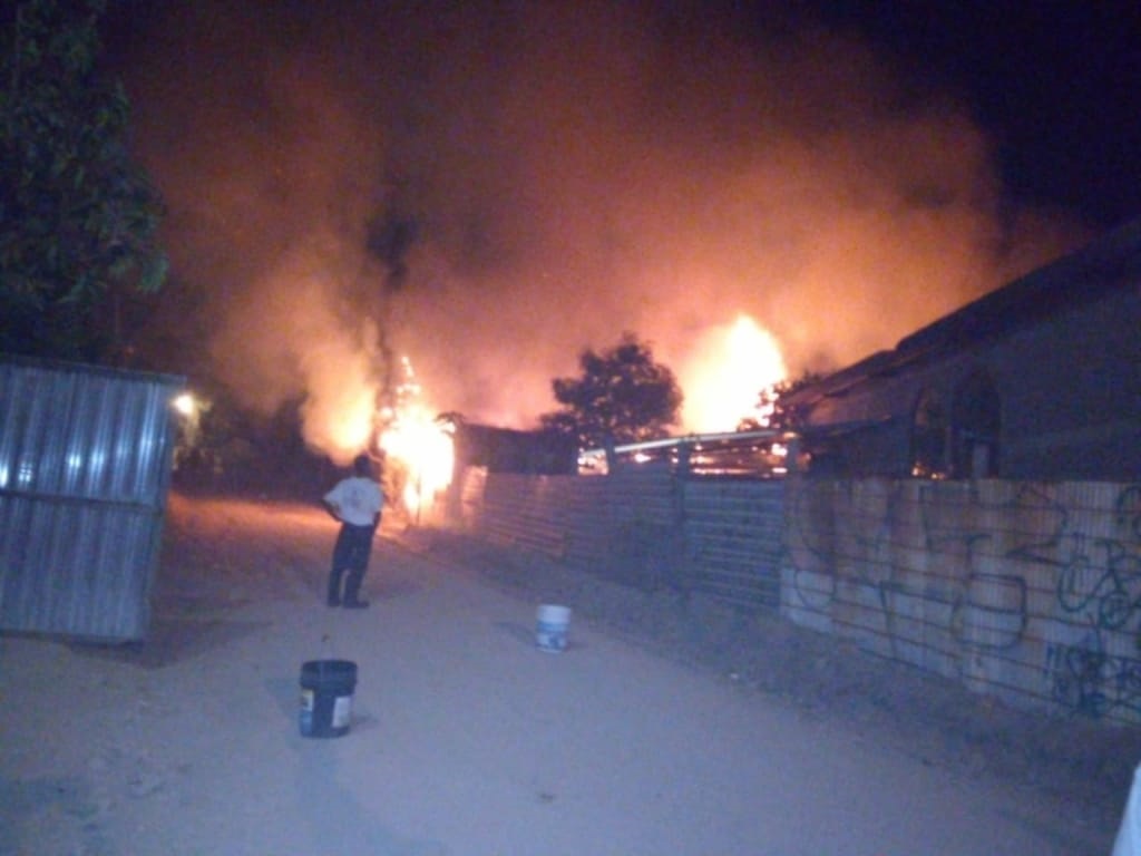 Se incendian casas y capilla en la Vicente Guerrero | El Imparcial de Oaxaca