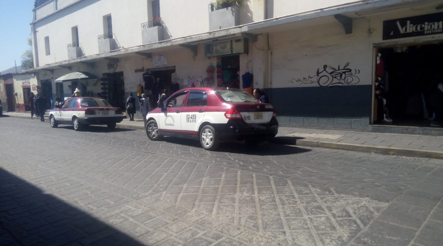 Urbaneros y taxistas ocasionan caos vial en calles de Oaxaca | El Imparcial de Oaxaca