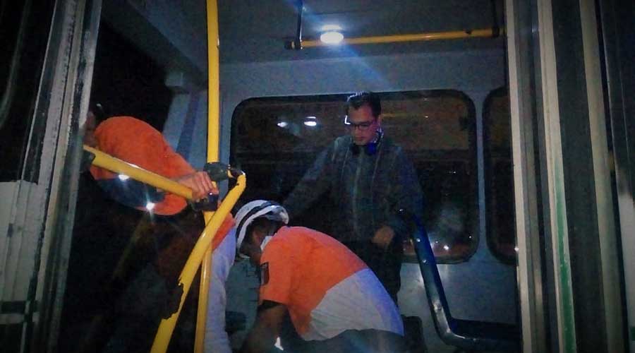 Urbano que circulaba a exceso de velocidad deja a pasajeros lesionados | El Imparcial de Oaxaca